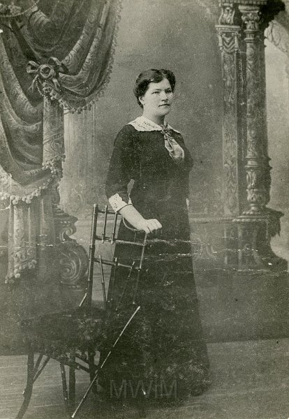KKE 4742.jpg - Fot. Portret. Stefania Sakowicz – siostra Marii Siemaszko (z domu Sakowicz), Wilno, 1898 r.